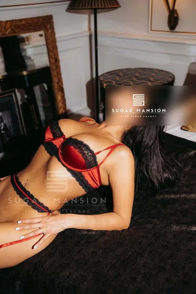 Jasmina Sugar Mansion escort Hamburg